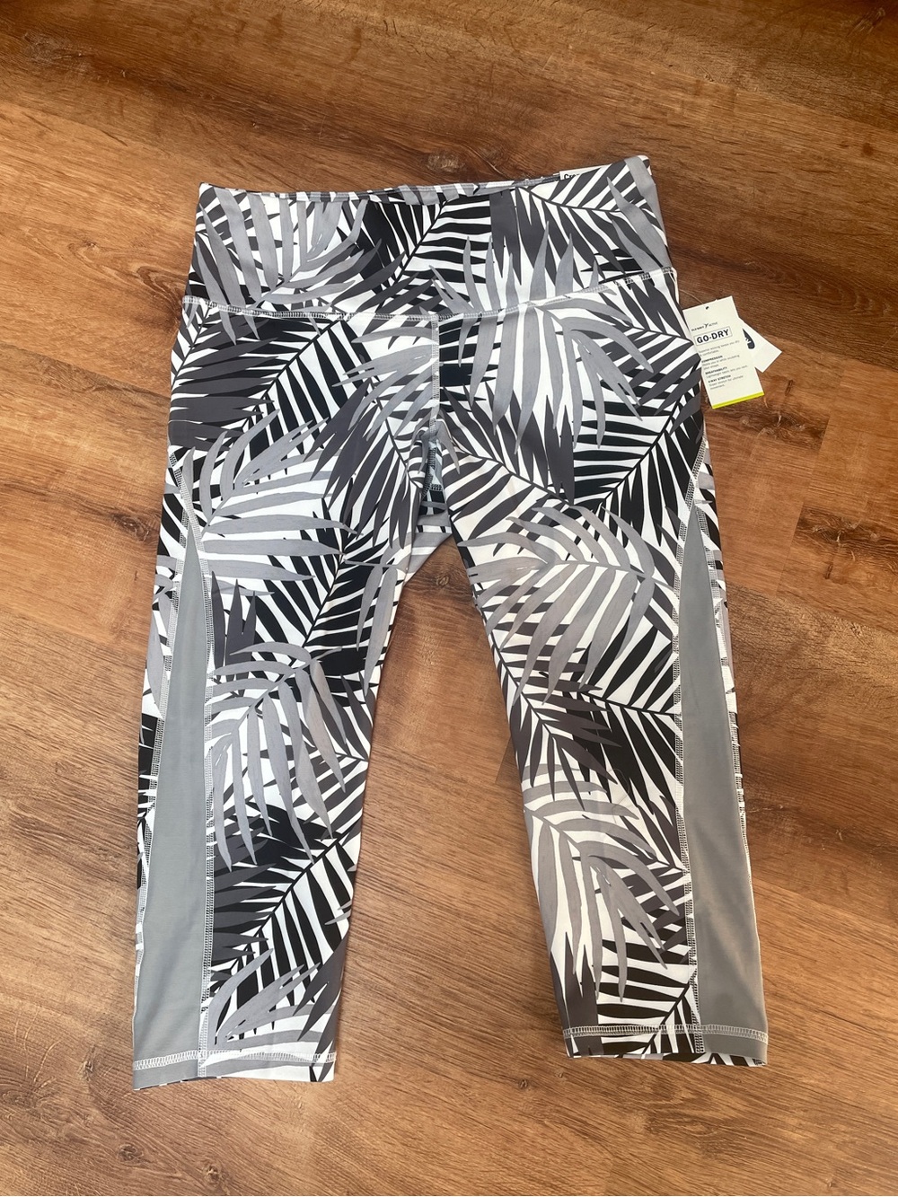 Old Navy GoDry Cropped High Rise Leggings XLP Petite Mesh NEW NWT Black White